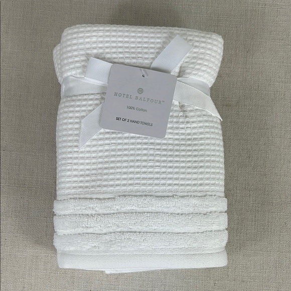 HOTEL BALFOUR Bath Hand Towels 100% Cotton White Textured SET OF 2 NEW - Picture 1 of 5